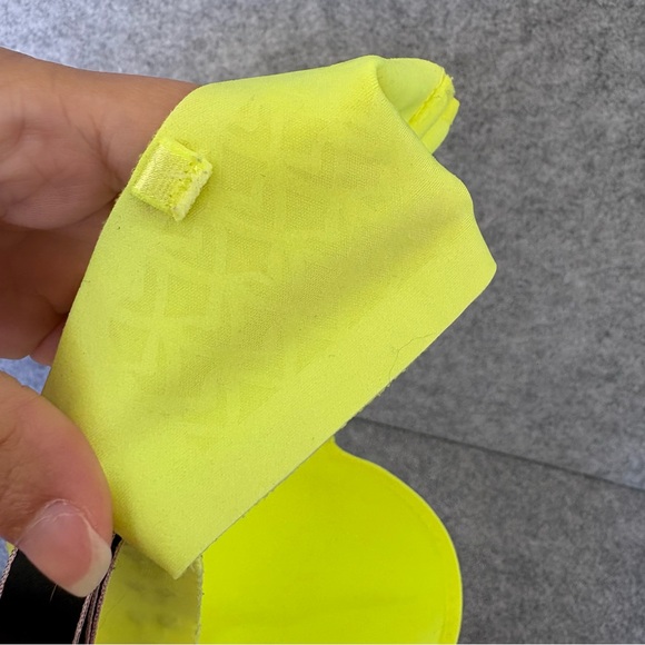 Victoria’s Secret multi-way multi-position Neon Yellow Bra 32D - Picture 9 of 9